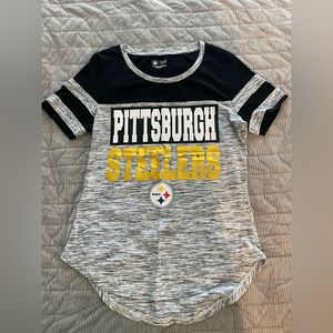 Steelers Women’s Grey T Shirt - SIZE: S